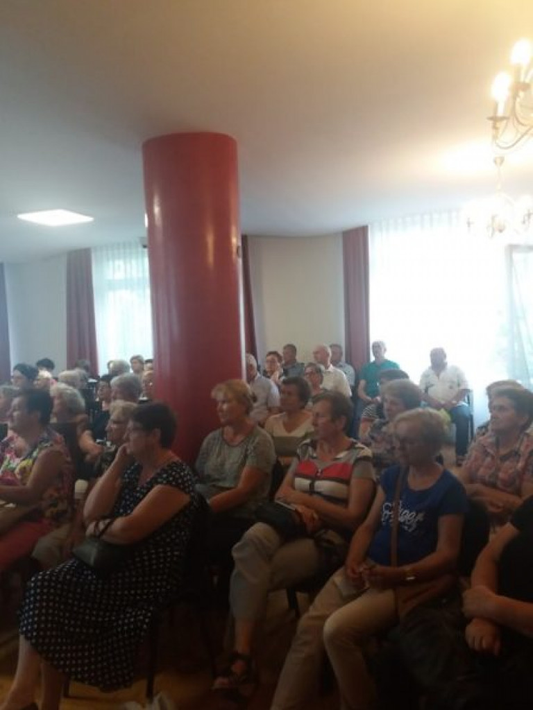 Za pan brat z ziołami i owocami - seniorzy poznawali zmiany żywieniowe [zdjęcia]