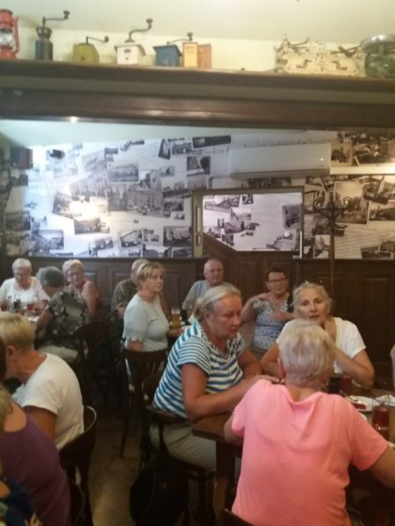 Za pan brat z ziołami i owocami - seniorzy poznawali zmiany żywieniowe [zdjęcia]