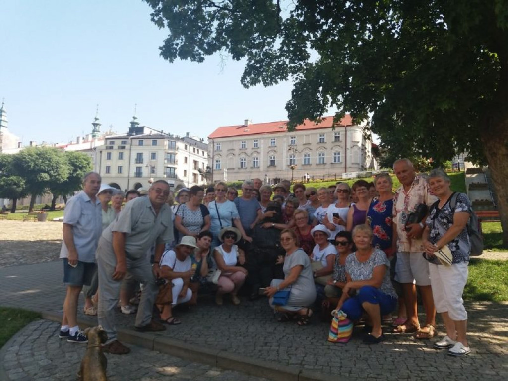 Za pan brat z ziołami i owocami - seniorzy poznawali zmiany żywieniowe [zdjęcia]