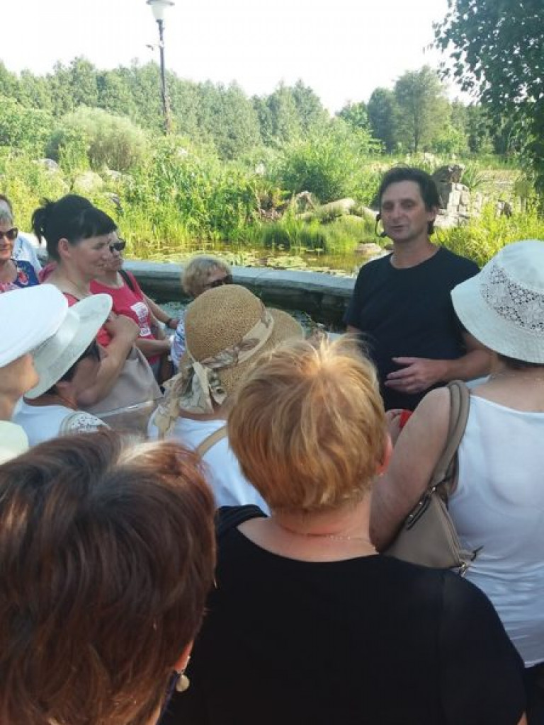 Za pan brat z ziołami i owocami - seniorzy poznawali zmiany żywieniowe [zdjęcia]