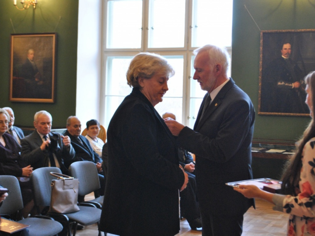 Nierozerwalni od lat. Medale dla długoletnich par w Tarnobrzegu [dużo zdjęć]