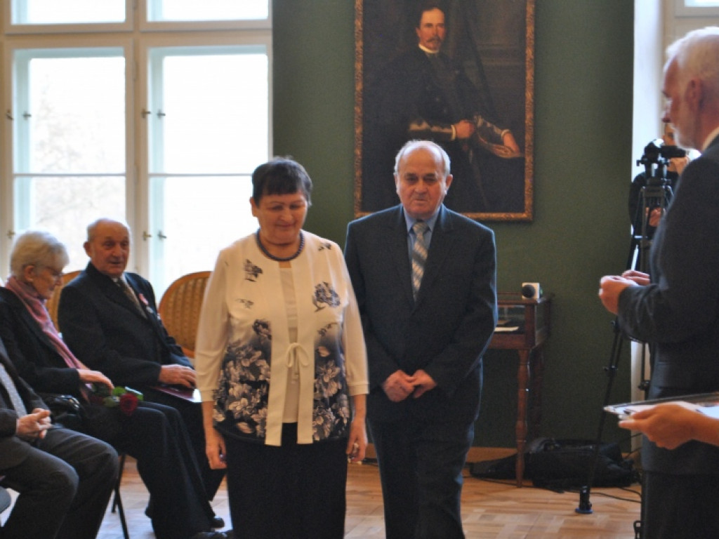 Nierozerwalni od lat. Medale dla długoletnich par w Tarnobrzegu [dużo zdjęć]