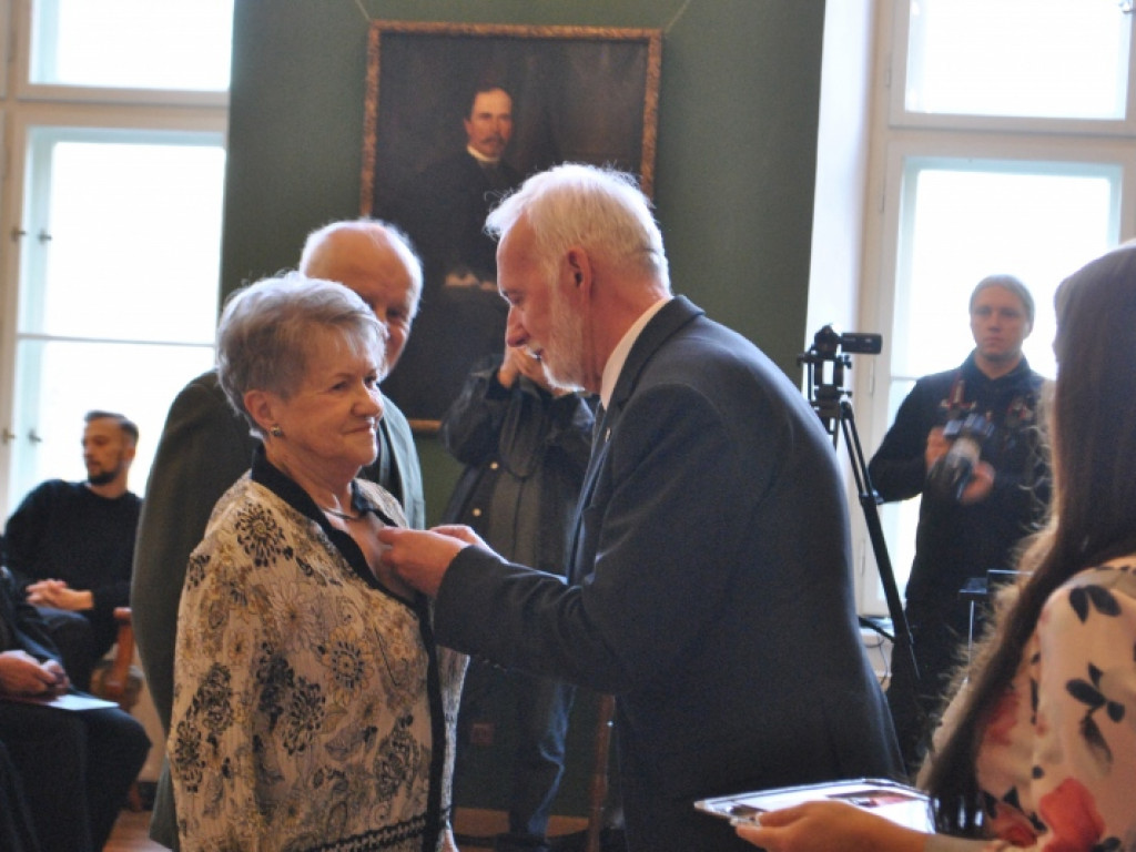 Nierozerwalni od lat. Medale dla długoletnich par w Tarnobrzegu [dużo zdjęć]