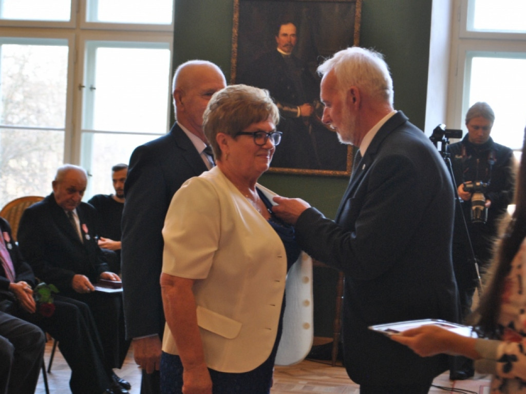Nierozerwalni od lat. Medale dla długoletnich par w Tarnobrzegu [dużo zdjęć]