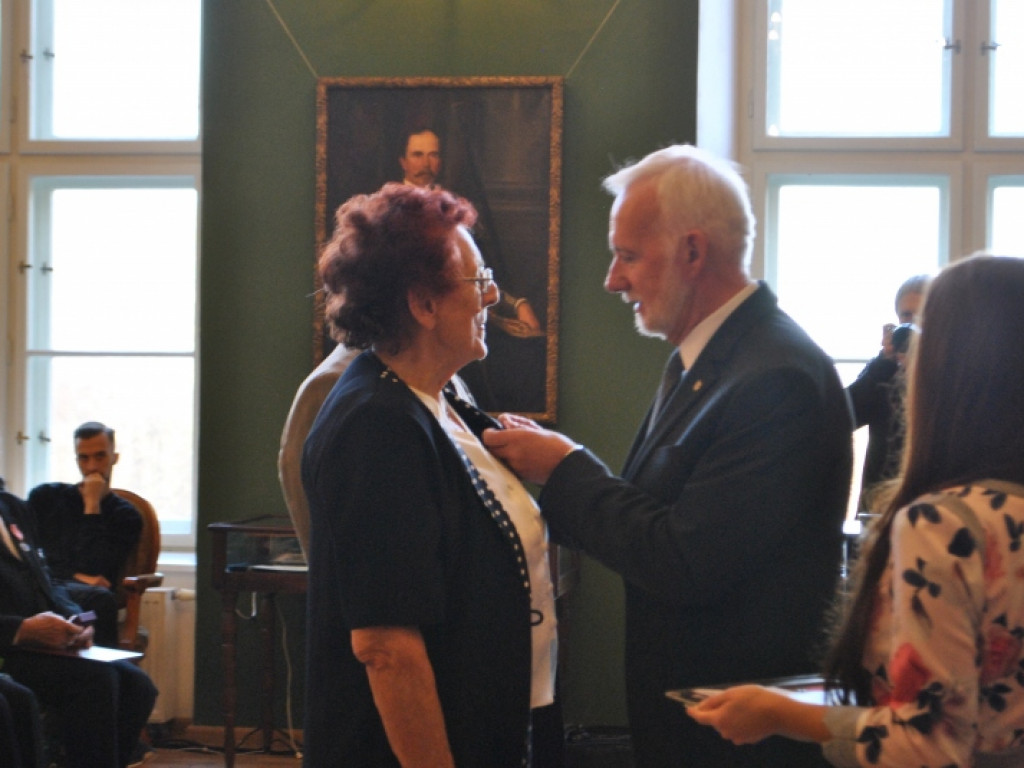 Nierozerwalni od lat. Medale dla długoletnich par w Tarnobrzegu [dużo zdjęć]
