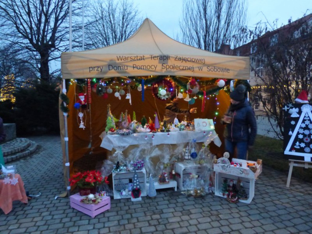 Opatowski kiermasz Bożonarodzeniowy [zdjęcia]