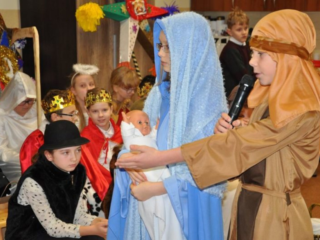 Orszak, jasełka i wspólne kolędowanie w Czyżowie Szlacheckim [zdjęcia]