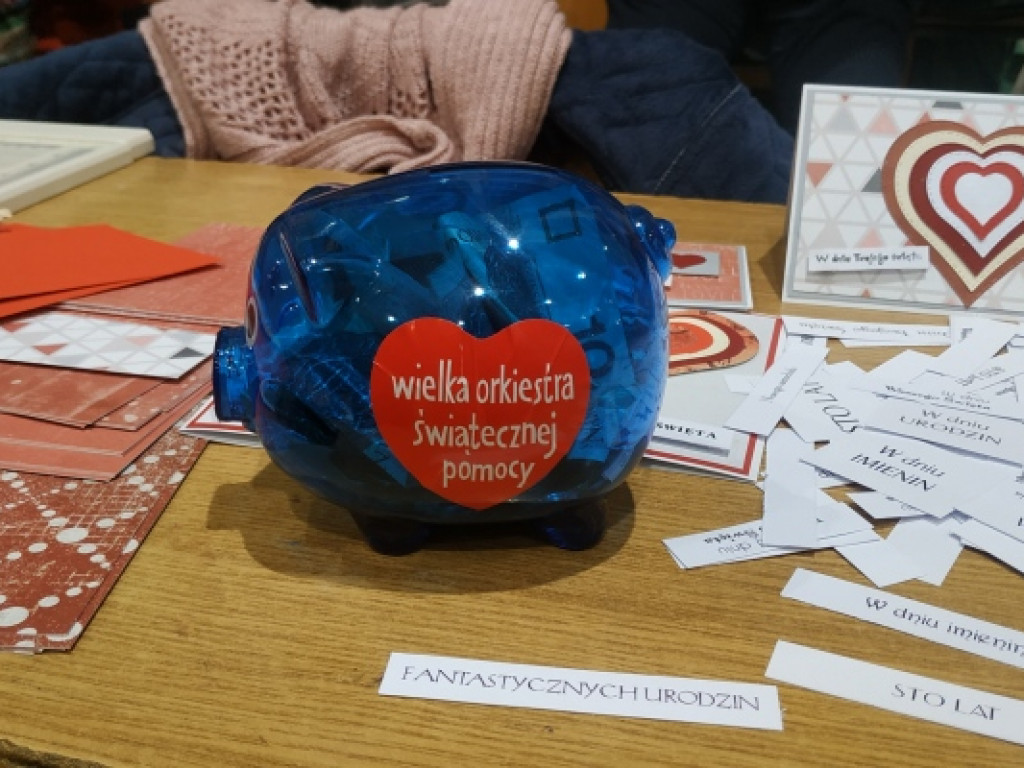 Wójt w sadzie za 1700 złotych - WOŚP Samborzec [ZDJĘCIA]