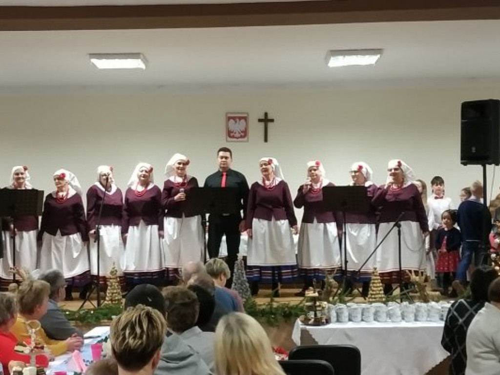 Noworoczny koncert kolęd i pastorałek w Gorzyczanach [zdjęcia]
