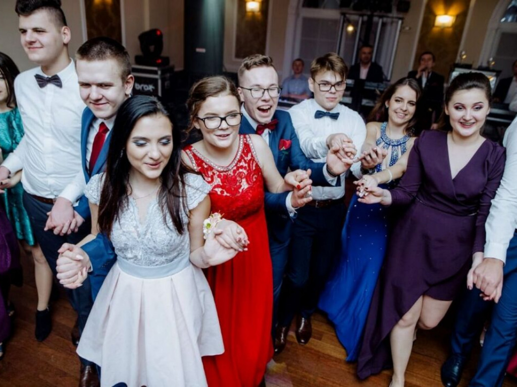 Niech żyje bal! Studniówka niżańskiej szkoły [zdjęcia]