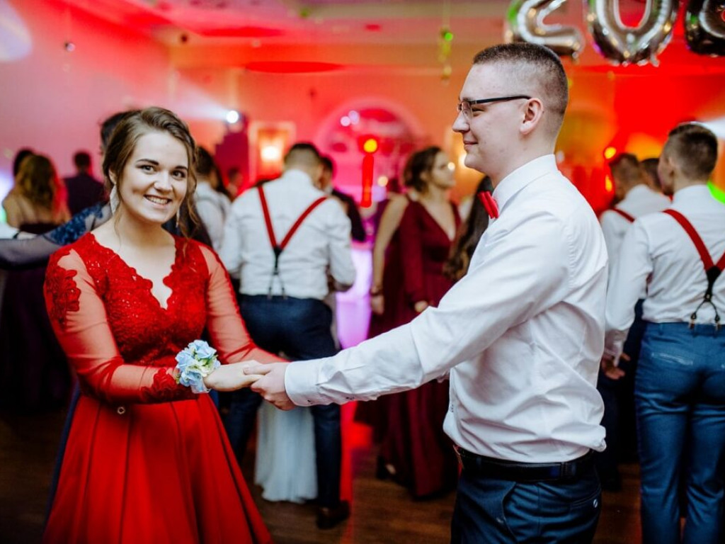 Niech żyje bal! Studniówka niżańskiej szkoły [zdjęcia]
