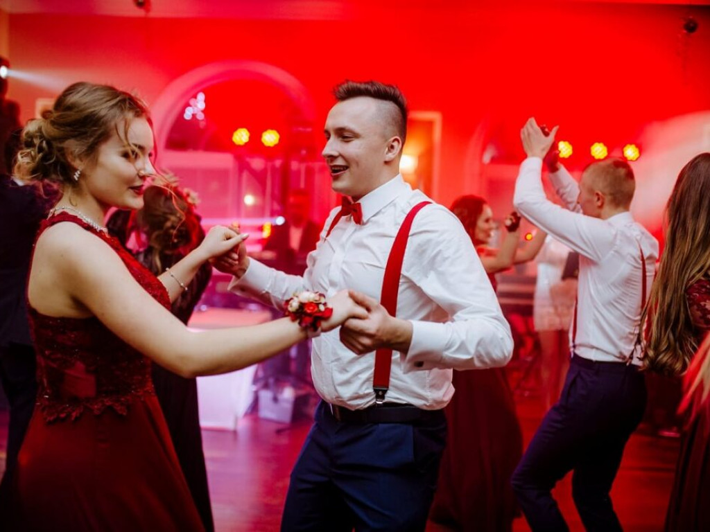 Niech żyje bal! Studniówka niżańskiej szkoły [zdjęcia]
