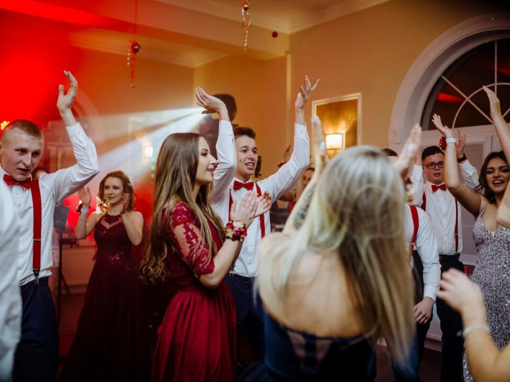 Niech żyje bal! Studniówka niżańskiej szkoły [zdjęcia]
