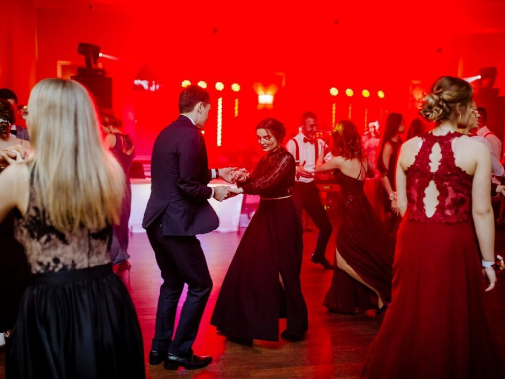 Niech żyje bal! Studniówka niżańskiej szkoły [zdjęcia]