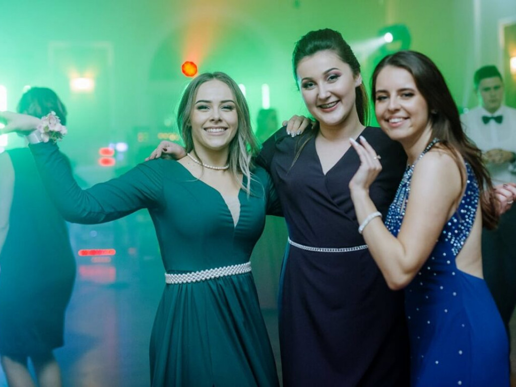 Niech żyje bal! Studniówka niżańskiej szkoły [zdjęcia]