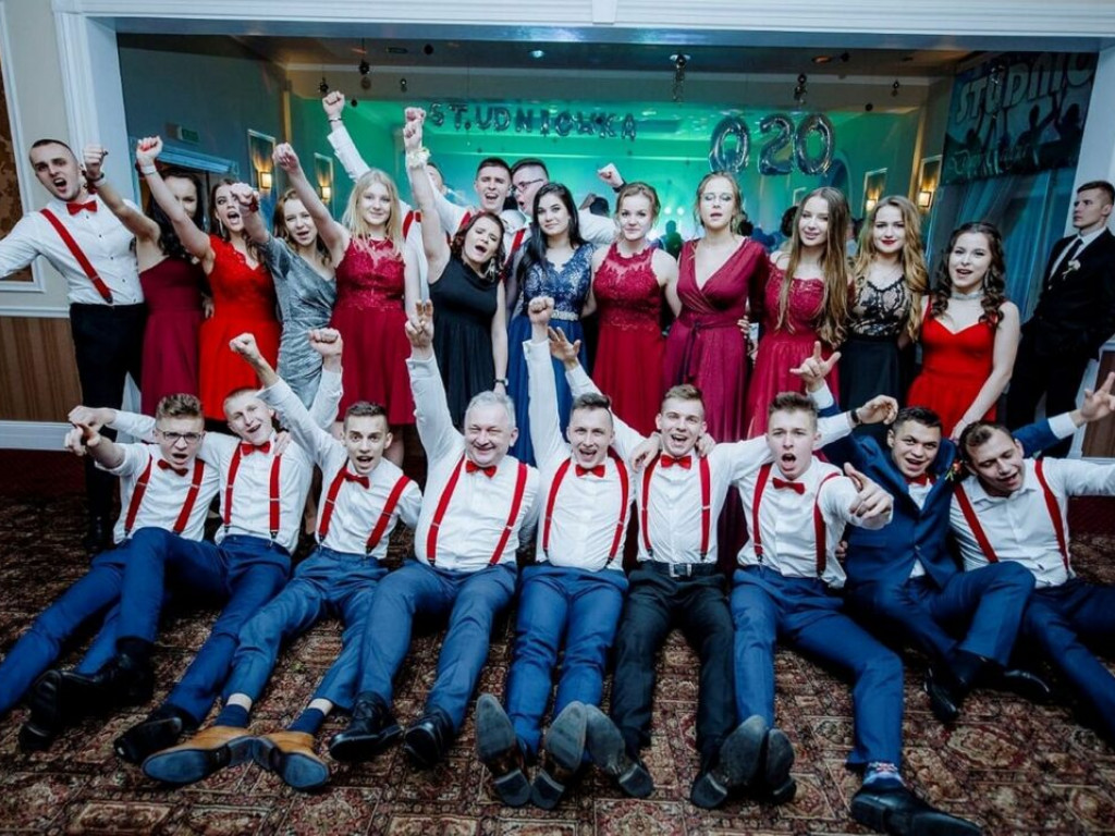 Niech żyje bal! Studniówka niżańskiej szkoły [zdjęcia]