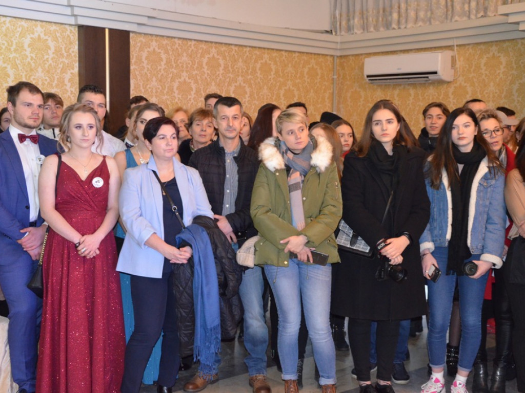 Studniówka LO im. Wyszyńskiego w Staszowie [duża galeria zdjęć!]