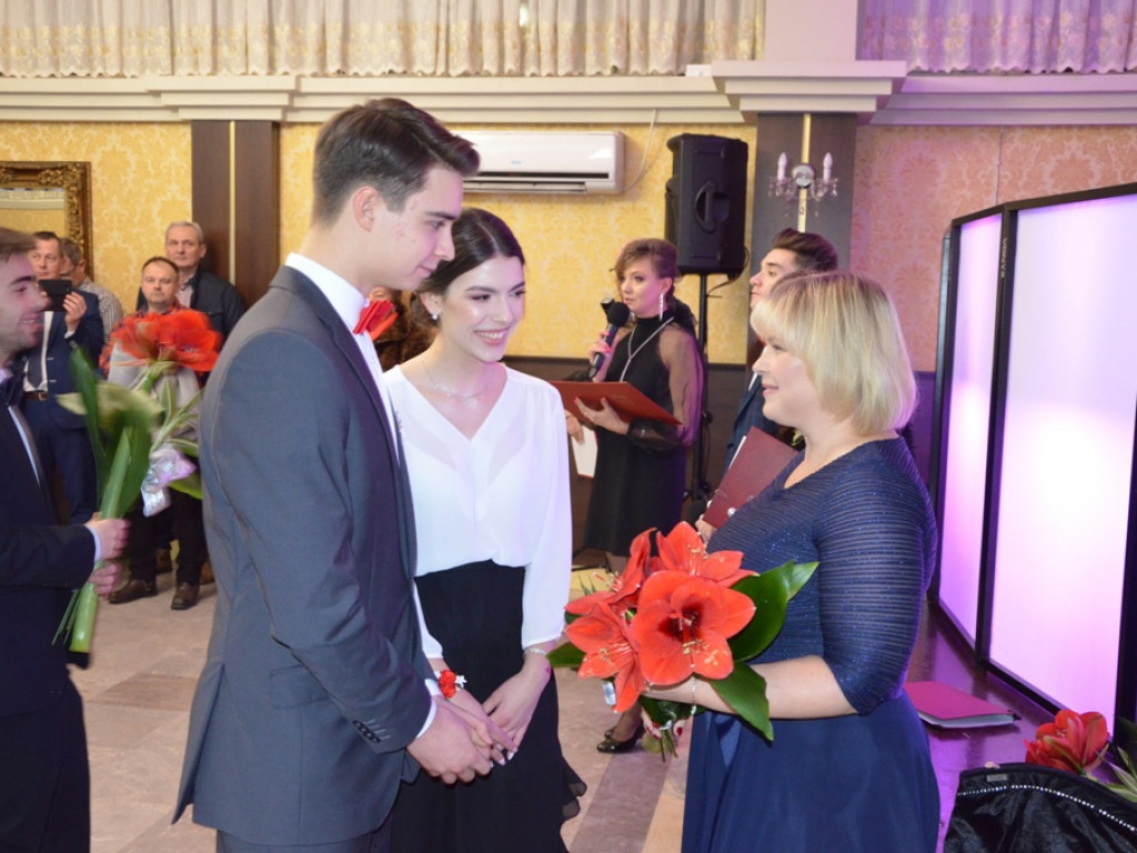 Studniówka LO im. Wyszyńskiego w Staszowie [duża galeria zdjęć!]