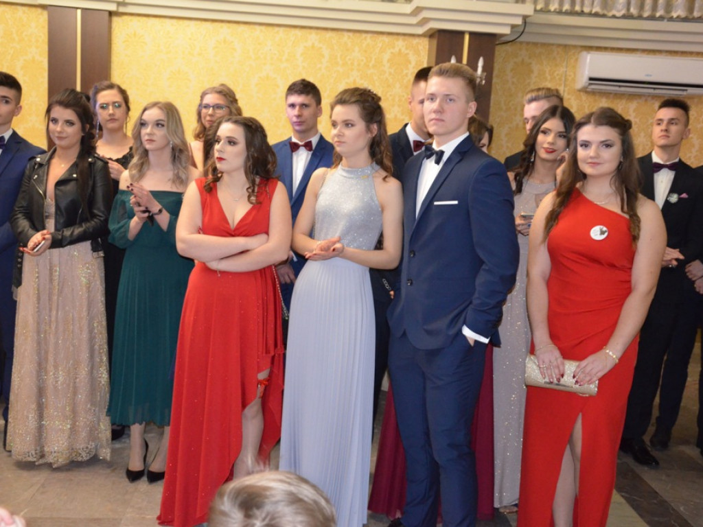 Studniówka LO im. Wyszyńskiego w Staszowie [duża galeria zdjęć!]