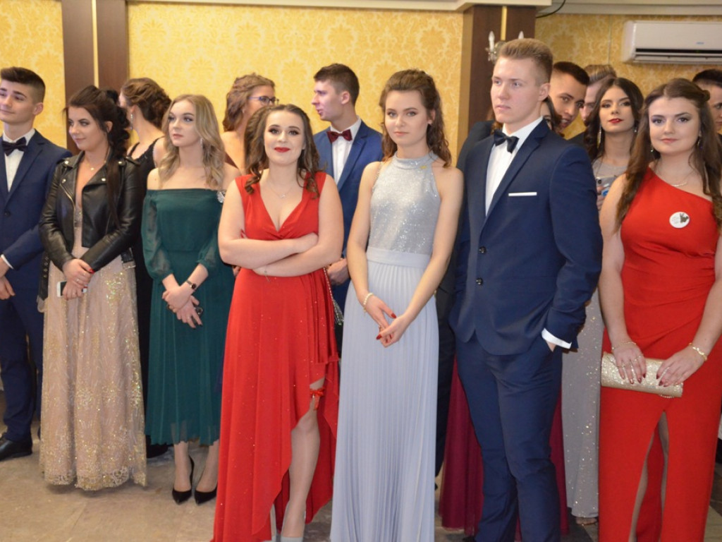 Studniówka LO im. Wyszyńskiego w Staszowie [duża galeria zdjęć!]