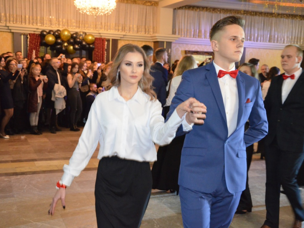 Studniówka LO im. Wyszyńskiego w Staszowie [duża galeria zdjęć!]