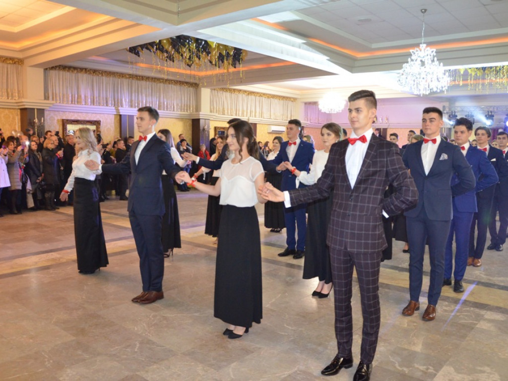 Studniówka LO im. Wyszyńskiego w Staszowie [duża galeria zdjęć!]