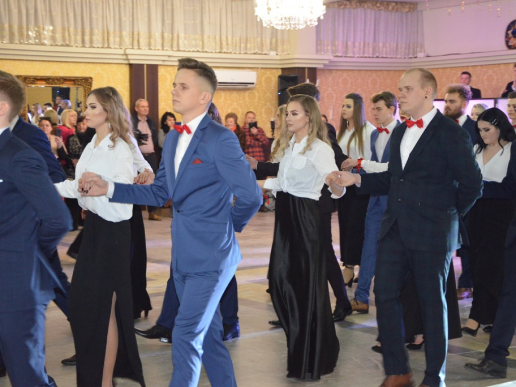 Studniówka LO im. Wyszyńskiego w Staszowie [duża galeria zdjęć!]