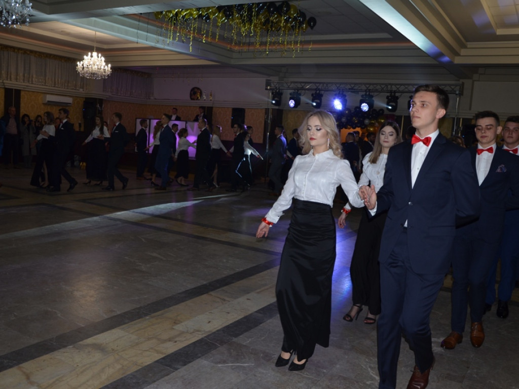 Studniówka LO im. Wyszyńskiego w Staszowie [duża galeria zdjęć!]