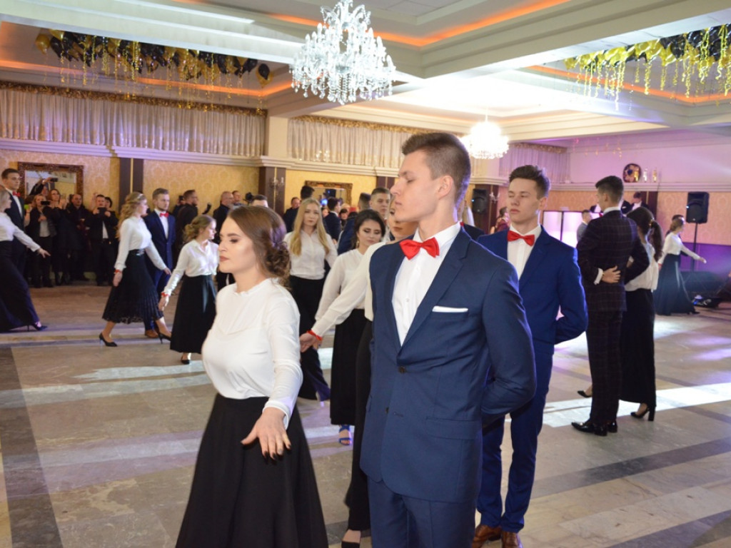 Studniówka LO im. Wyszyńskiego w Staszowie [duża galeria zdjęć!]