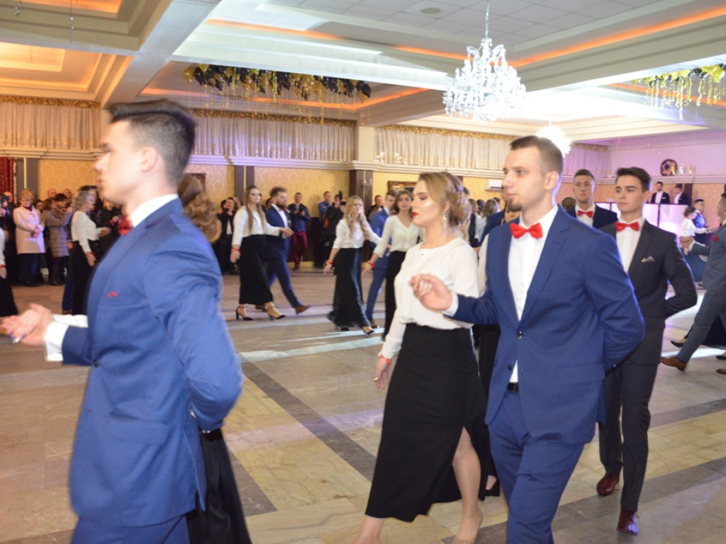 Studniówka LO im. Wyszyńskiego w Staszowie [duża galeria zdjęć!]