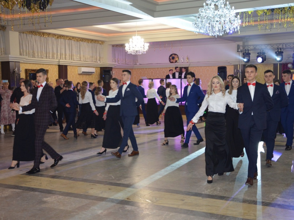 Studniówka LO im. Wyszyńskiego w Staszowie [duża galeria zdjęć!]