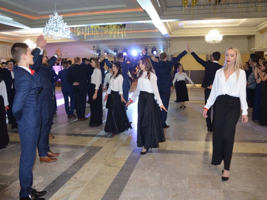 Studniówka LO im. Wyszyńskiego w Staszowie [duża galeria zdjęć!]