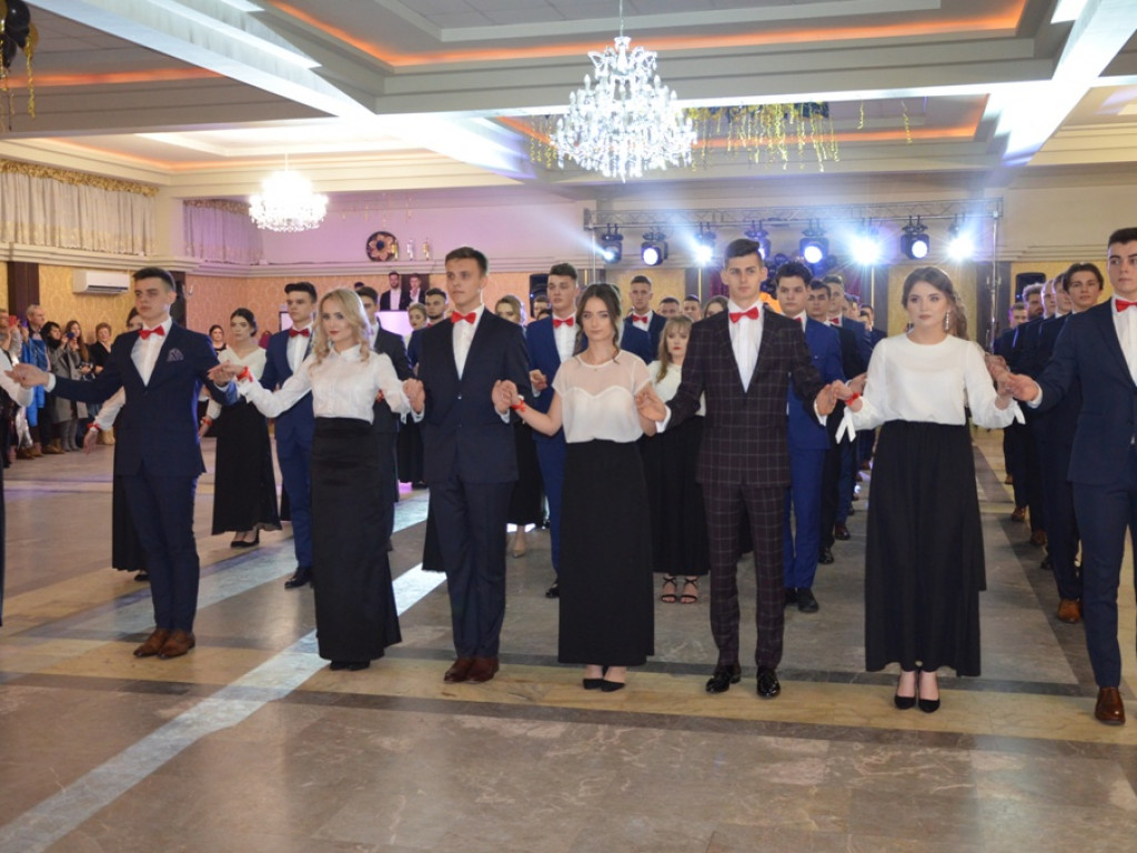 Studniówka LO im. Wyszyńskiego w Staszowie [duża galeria zdjęć!]
