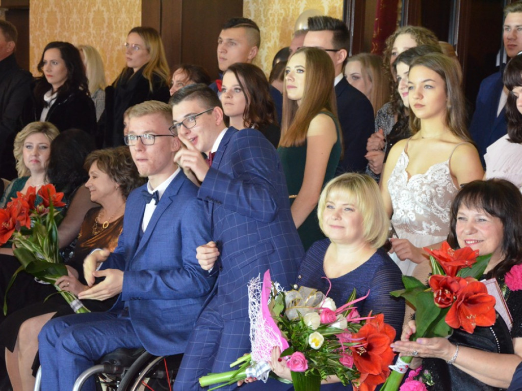 Studniówka LO im. Wyszyńskiego w Staszowie [duża galeria zdjęć!]