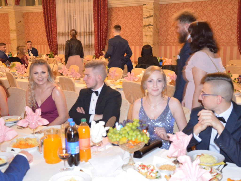 Studniówka LO im. Wyszyńskiego w Staszowie [duża galeria zdjęć!]