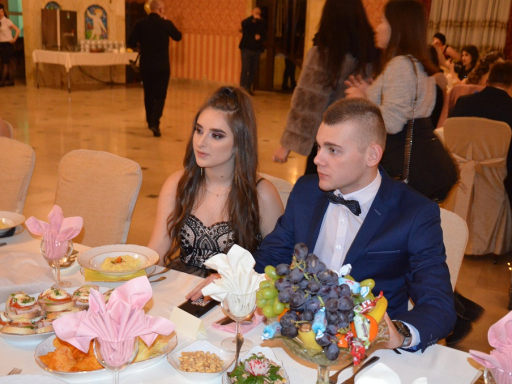 Studniówka LO im. Wyszyńskiego w Staszowie [duża galeria zdjęć!]