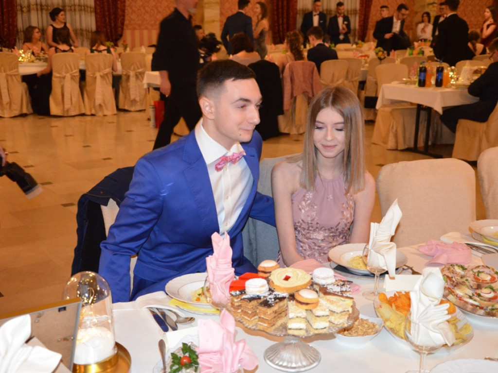 Studniówka LO im. Wyszyńskiego w Staszowie [duża galeria zdjęć!]