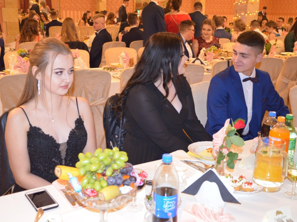 Studniówka LO im. Wyszyńskiego w Staszowie [duża galeria zdjęć!]