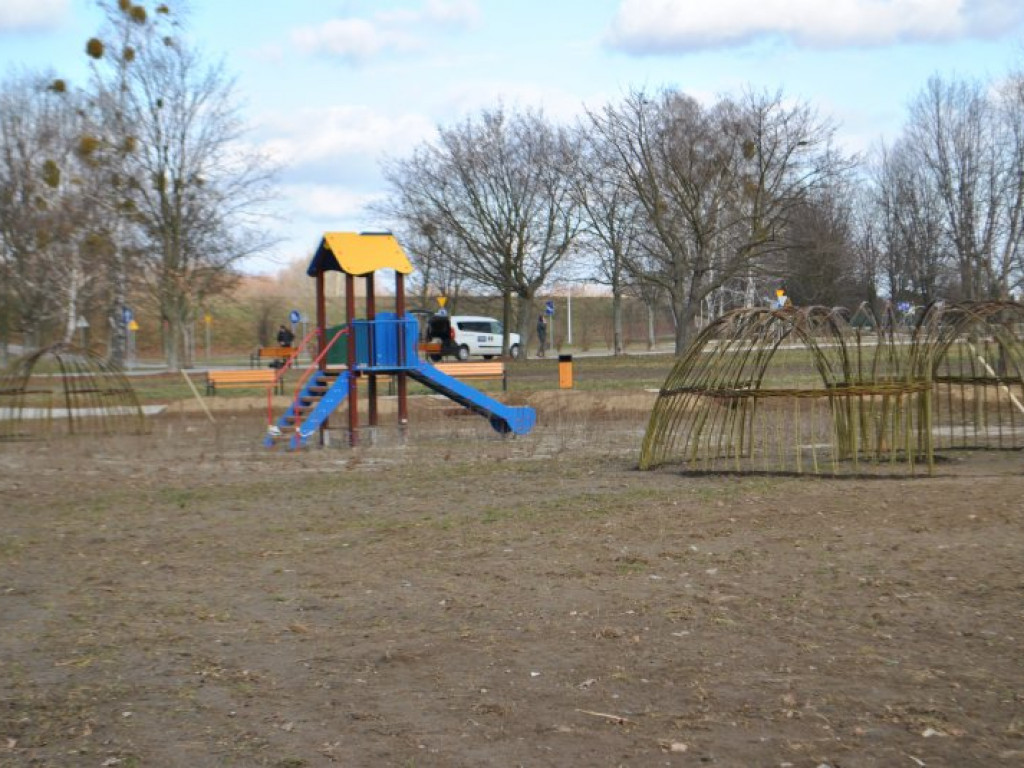 Rewitalizacja terenów nad Wisłą w Tarnobrzegu zakończona. Nowe miejsce wypoczynku i rekreacji [zdjęcia]