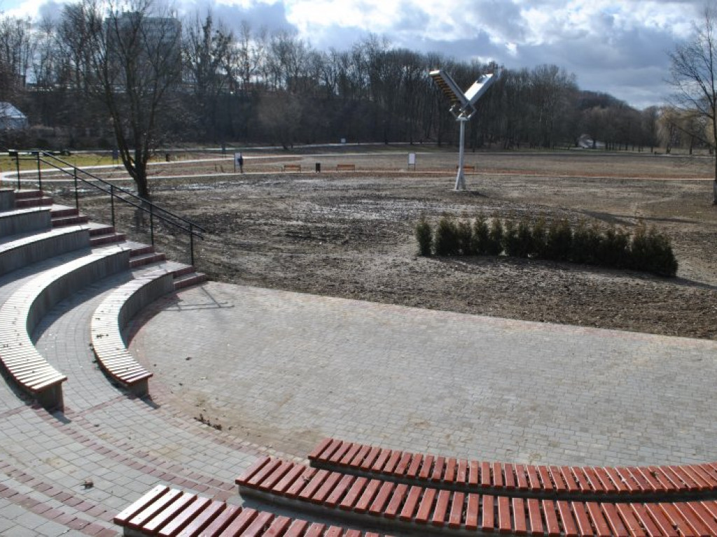 Rewitalizacja terenów nad Wisłą w Tarnobrzegu zakończona. Nowe miejsce wypoczynku i rekreacji [zdjęcia]