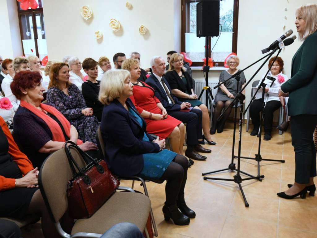 Seniorzy w nowej siedzibie [zdjęcia]