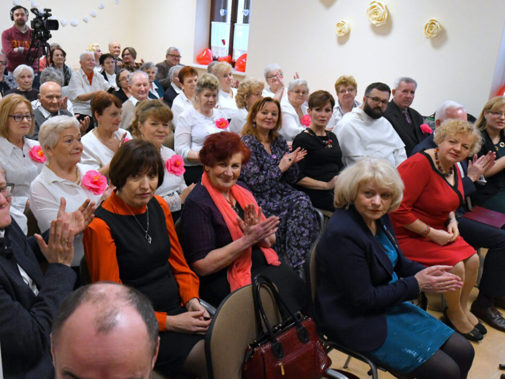 Seniorzy w nowej siedzibie [zdjęcia]