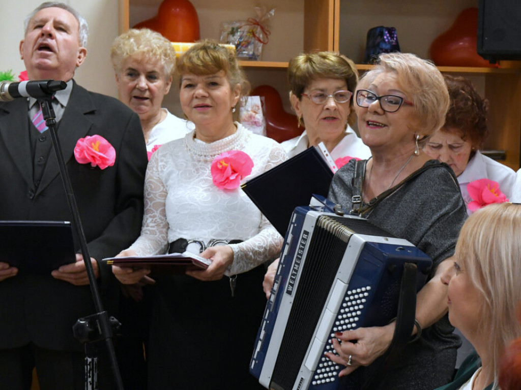 Seniorzy w nowej siedzibie [zdjęcia]