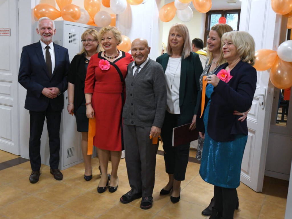 Seniorzy w nowej siedzibie [zdjęcia]