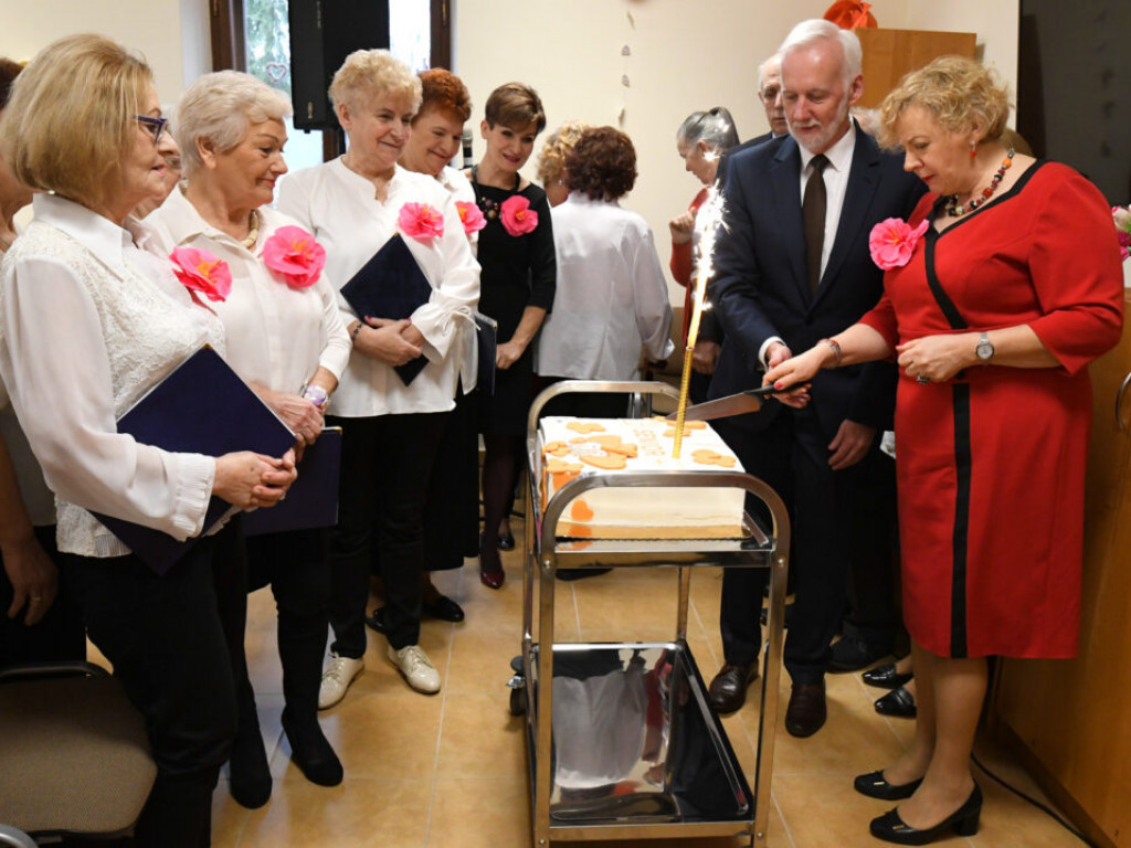 Seniorzy w nowej siedzibie [zdjęcia]