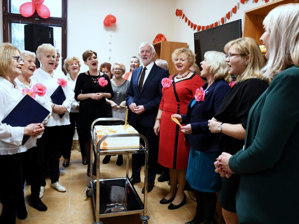 Seniorzy w nowej siedzibie [zdjęcia]