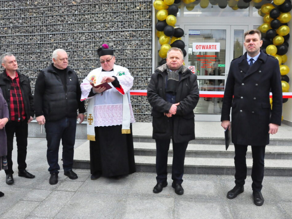 Nowa hala targowa już otwarta [zdjęcia]