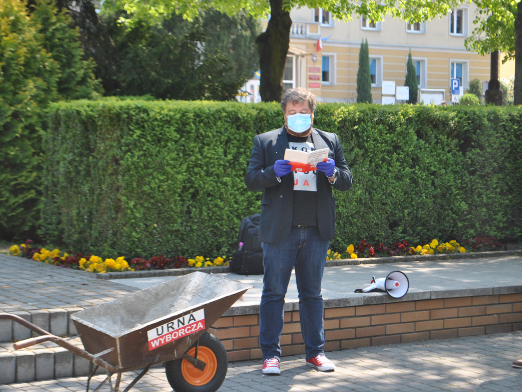 Protestacyjny happening wyborczy w Tarnobrzegu