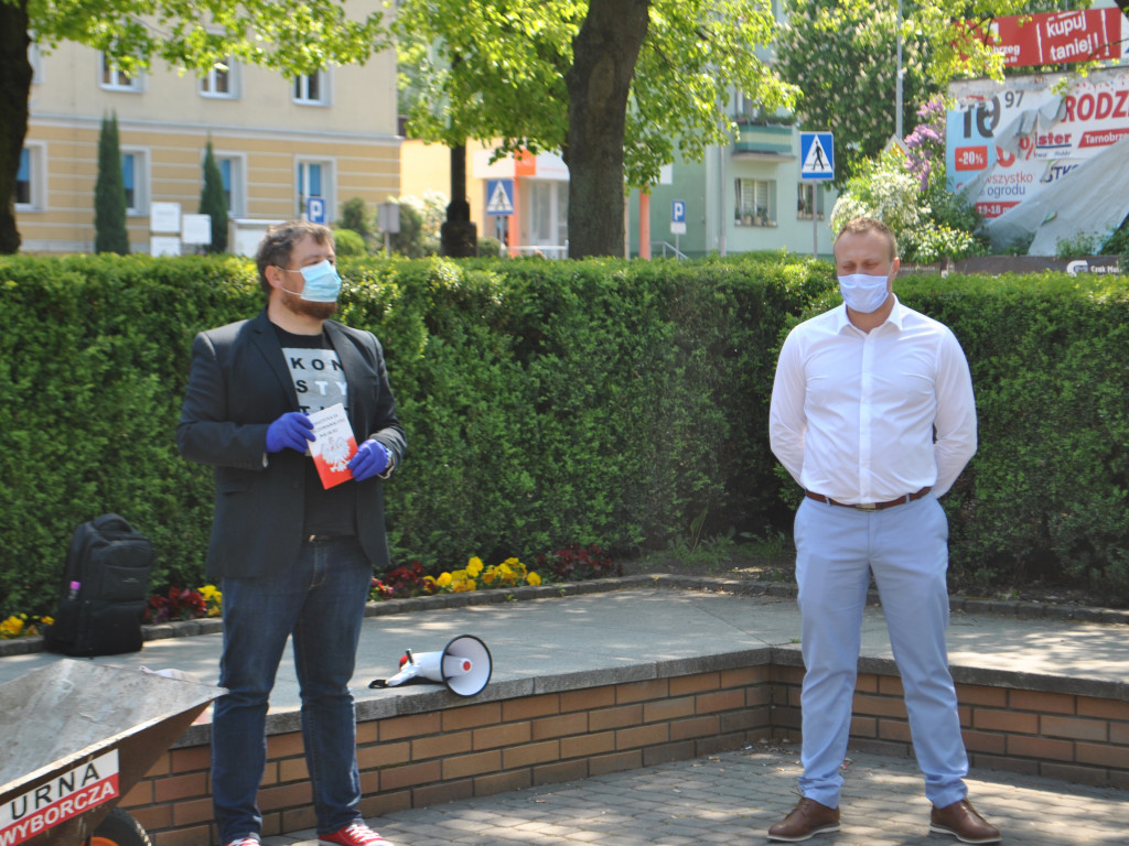 Protestacyjny happening wyborczy w Tarnobrzegu