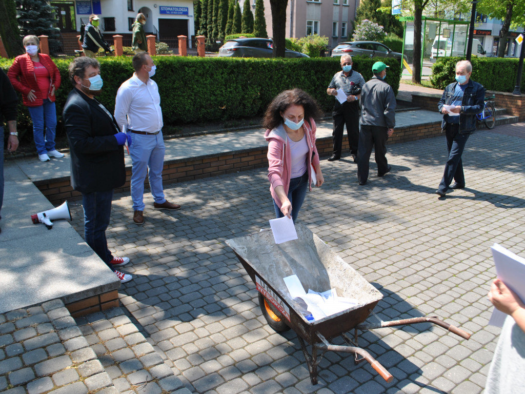 Protestacyjny happening wyborczy w Tarnobrzegu